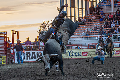 Lonnie West - Ponoka Stampede Champion 2022 - Shellie Scott photo